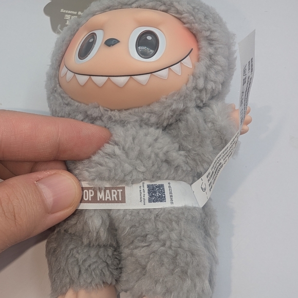 Exciting Macaron - Sesame Bean - Labubu Pop Mart - Picture 5 of 11